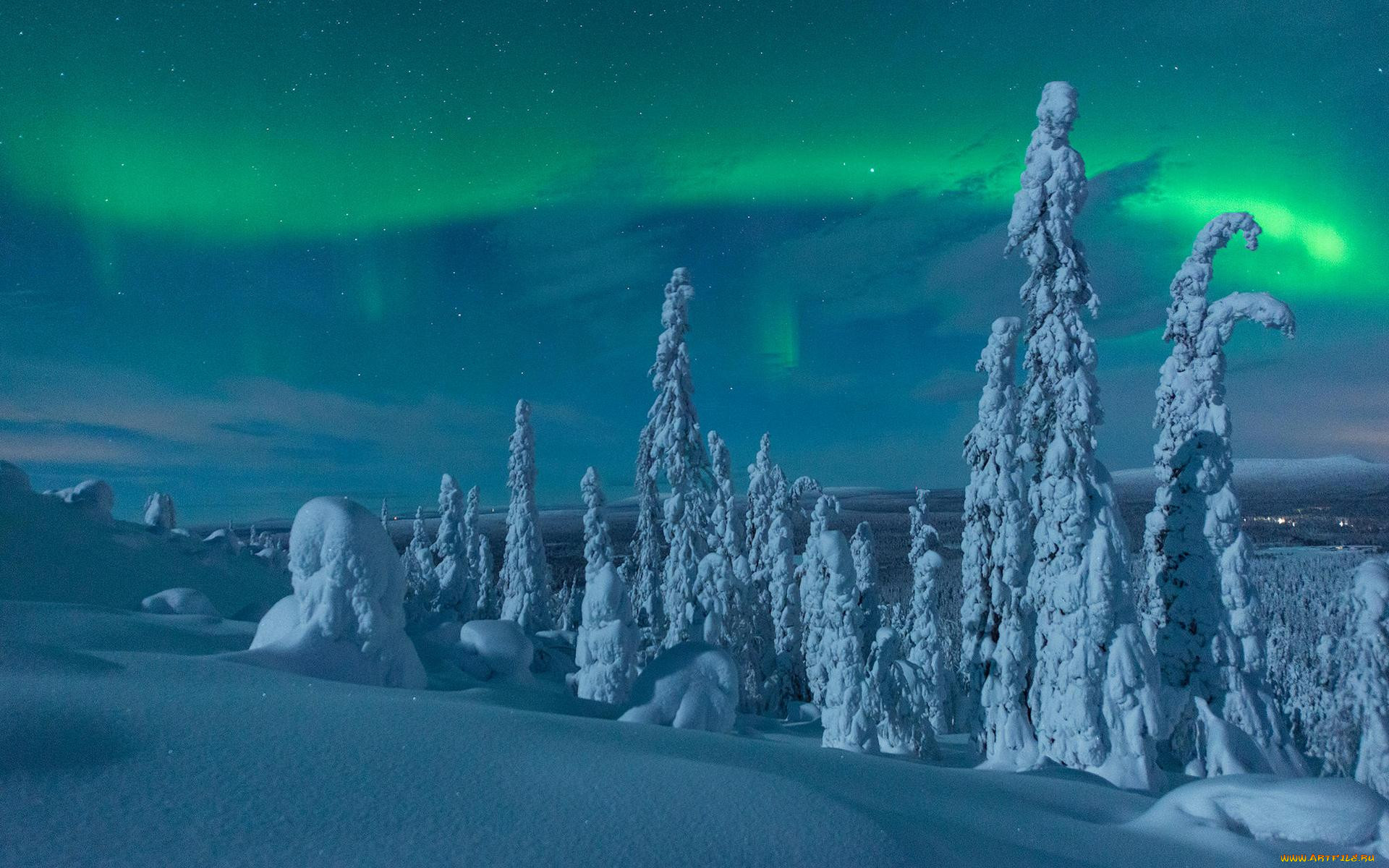 Природа Финляндии зимой Северное сияние